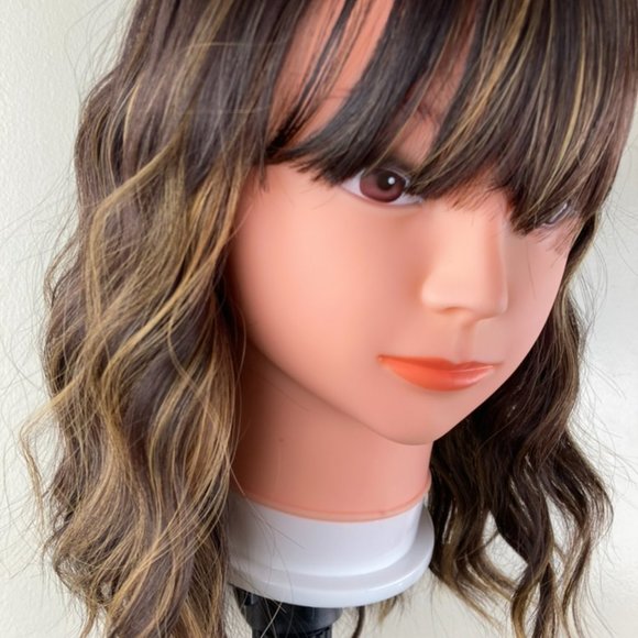 Brown Wig With Blonde Highlight - Picture 9 of 9